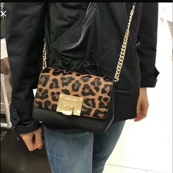 Michael Kors crossbody - Picture 1 of 1